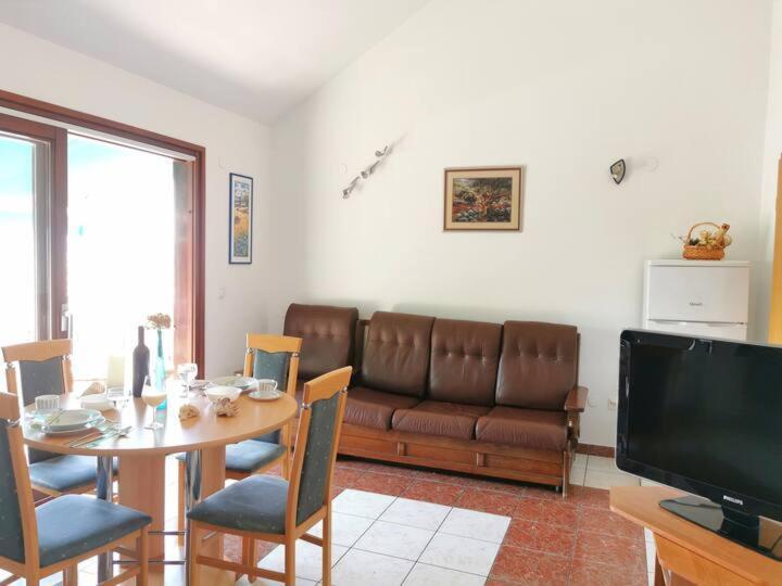 Apartment Biljana Бол Екстер'єр фото