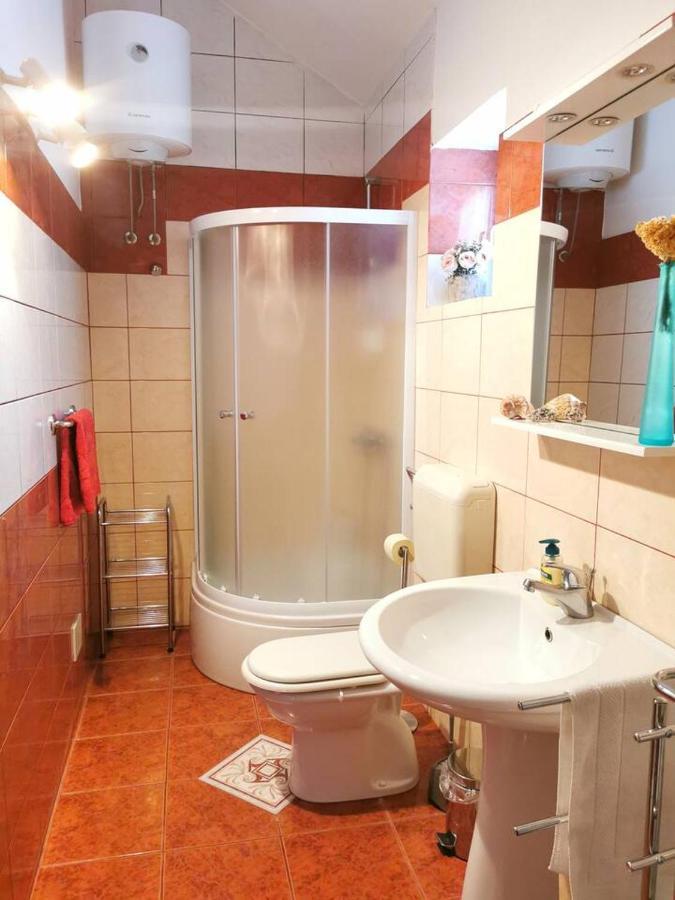 Apartment Biljana Бол Екстер'єр фото